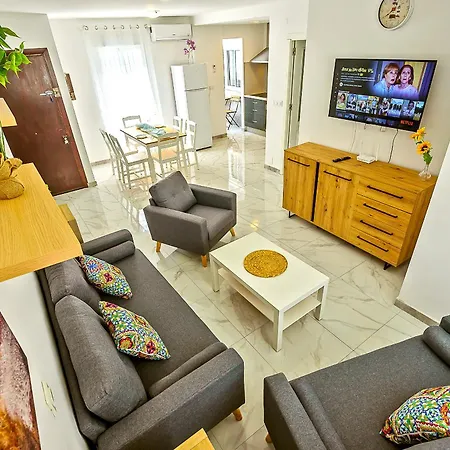 Plaza Espana 3-bedroom & Apartment
