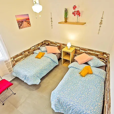 Plaza Espana 3-bedroom & *